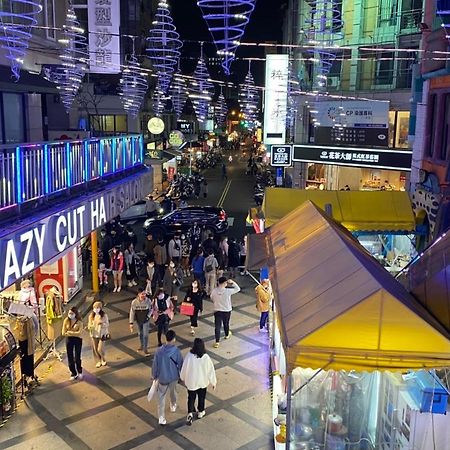 一中街星辰 Apartment Taichung Bagian luar foto