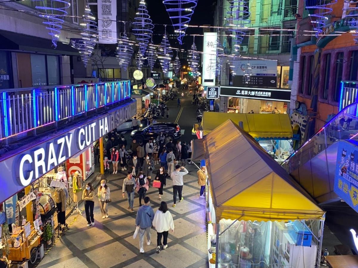一中街星辰 Apartment Taichung Bagian luar foto